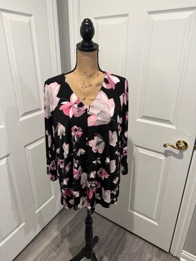 Alfani Black Floral V-Neck Tunic Top with Pink & White Blooms